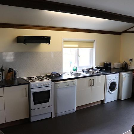 4 Bedroom Holiday Lodge In Welsh Hillside Woodland Llandrindod Wells Kültér fotó